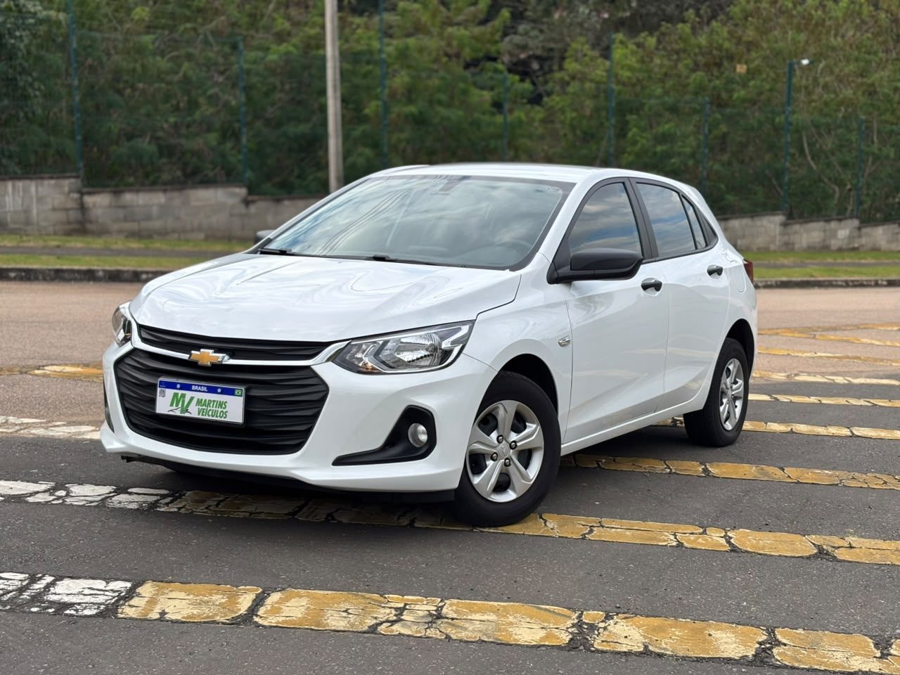 Gm Onix Hatch — foto 2