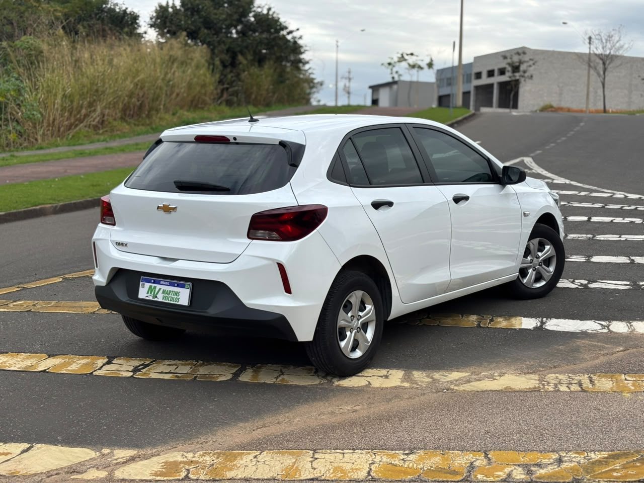 Gm Onix Hatch — foto 5