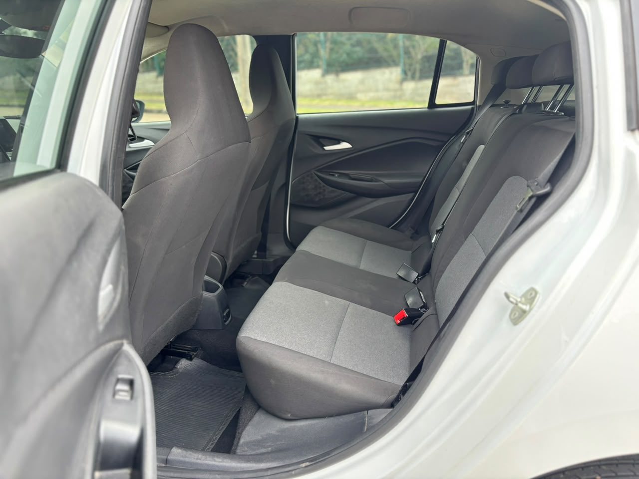 Gm Onix Hatch — foto 11