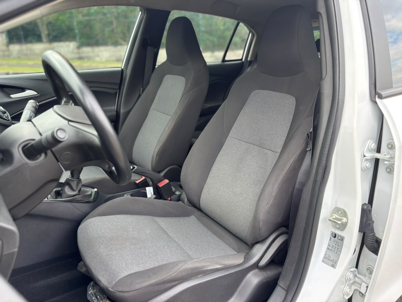 Gm Onix Hatch — foto 12