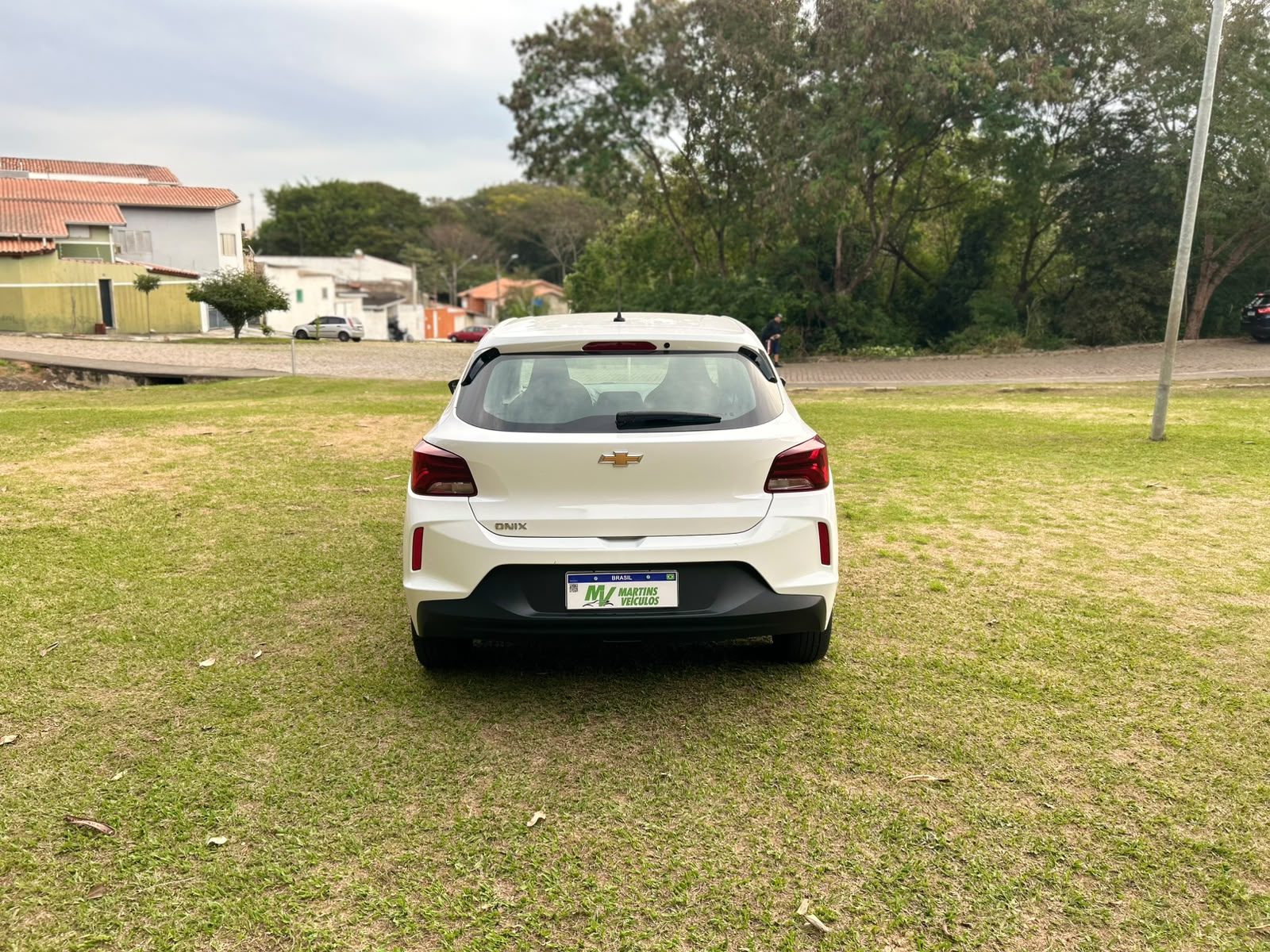 Gm Onix Hatch — foto 4