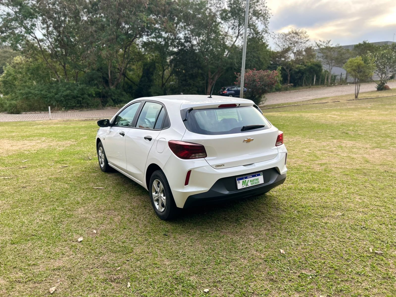 Gm Onix Hatch — foto 5