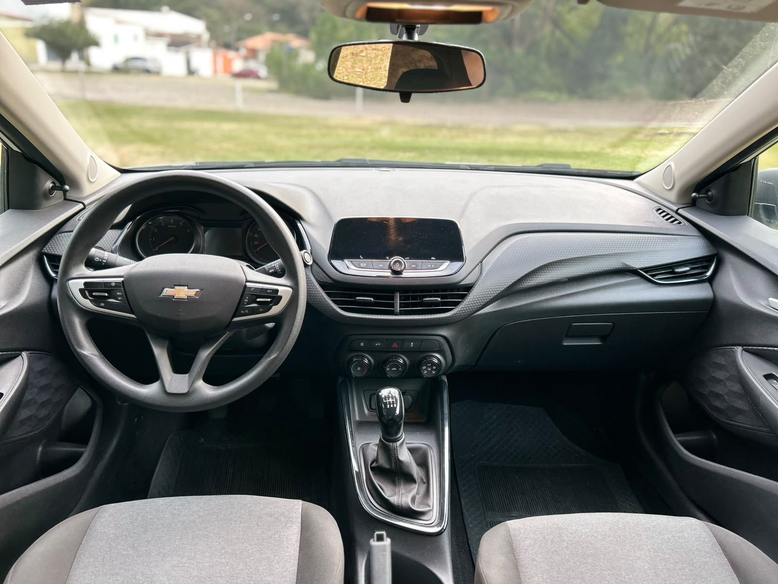Gm Onix Hatch — foto 9