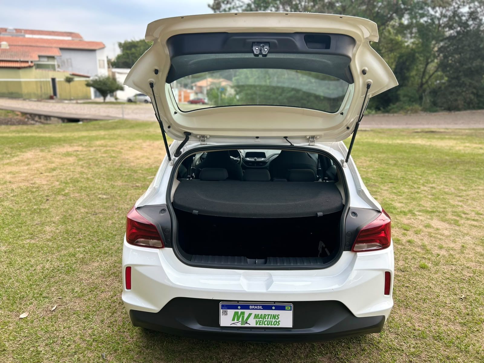Gm Onix Hatch — foto 11