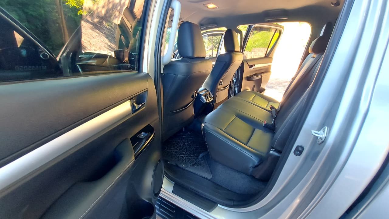 Toyota Hilux Cd Srx 4X4 Tdi - Autom — foto 2