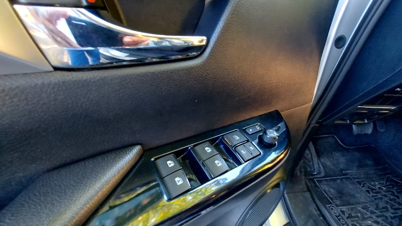 Toyota Hilux Cd Srx 4X4 Tdi - Autom — foto 9