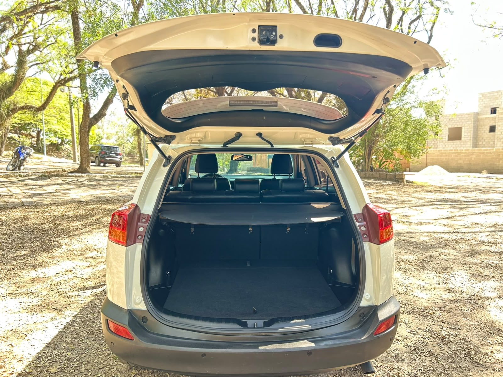 Toyota Rav4 4X4 - Autom (Consig) — foto 8