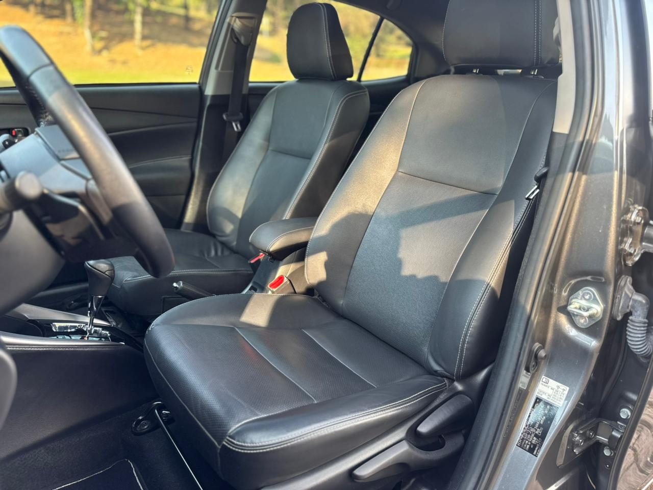 Toyota Yaris Sedan Xls - Autom — foto 2