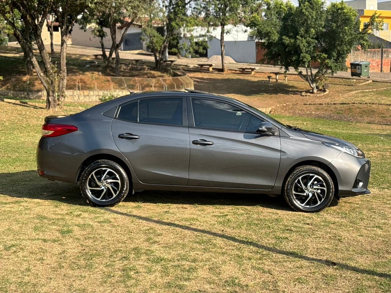 Toyota Yaris Sedan Xls - Autom — foto 4