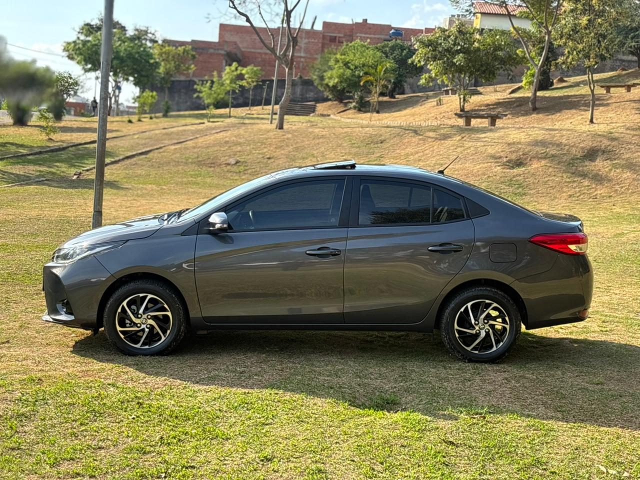 Toyota Yaris Sedan Xls - Autom — foto 5