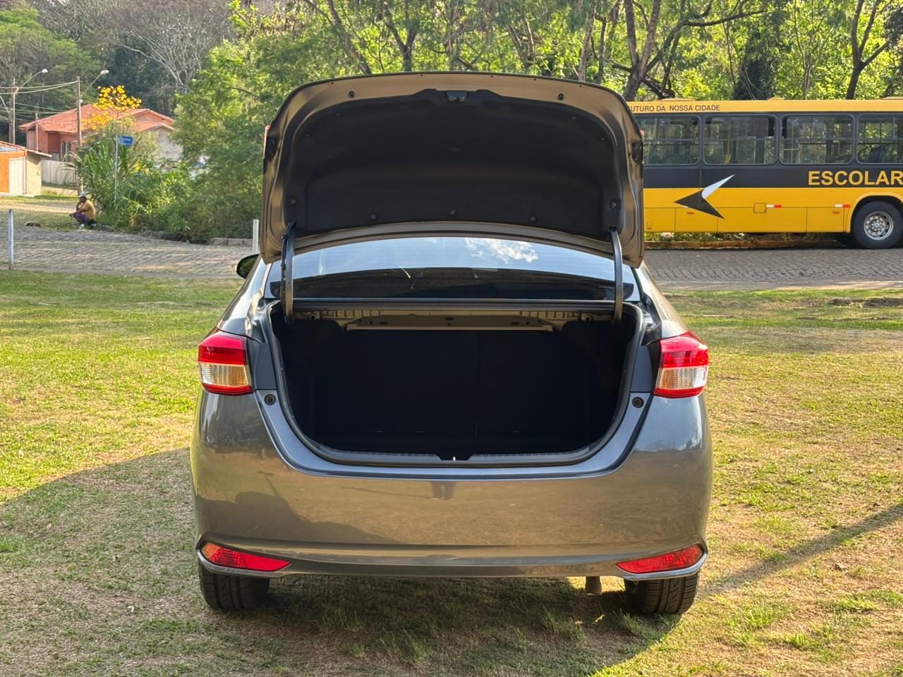 Toyota Yaris Sedan Xls - Autom — foto 11