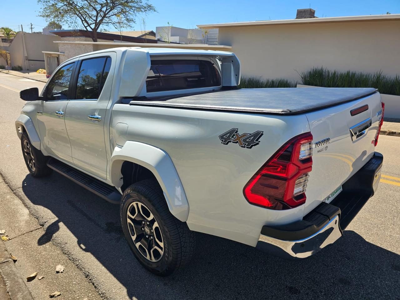 Toyota Hilux Cd Srx 4X4 Tdi Plus - Autom — foto 11