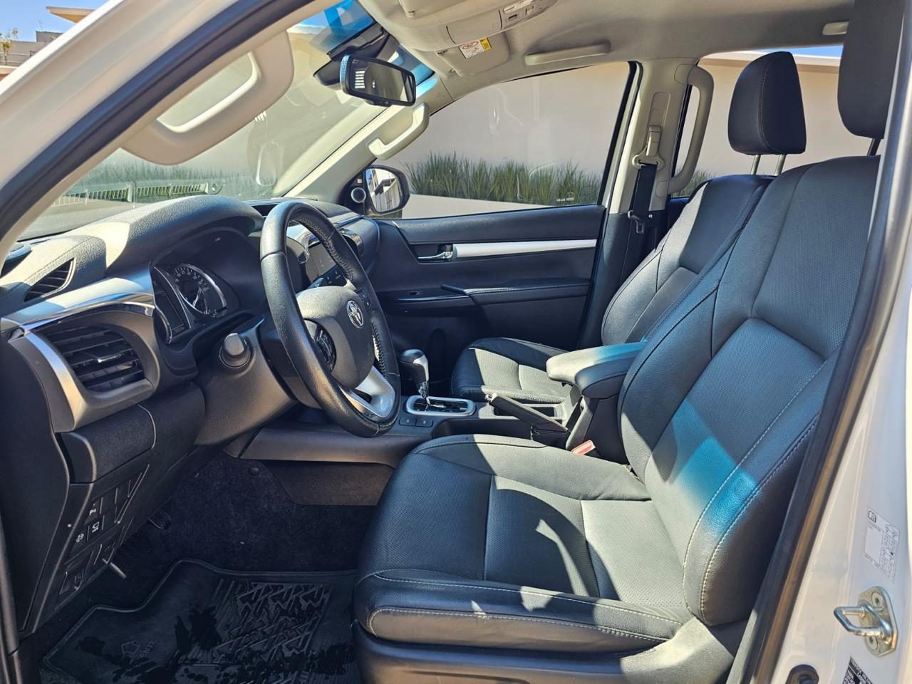 Toyota Hilux Cd Srx 4X4 Tdi Plus - Autom — foto 12
