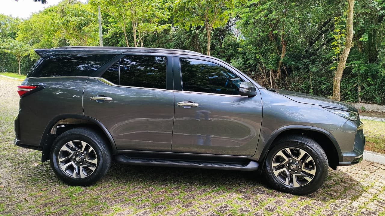 Toyota Hilux Sw4 Srx 4X4 Tdi - Autom — foto 3