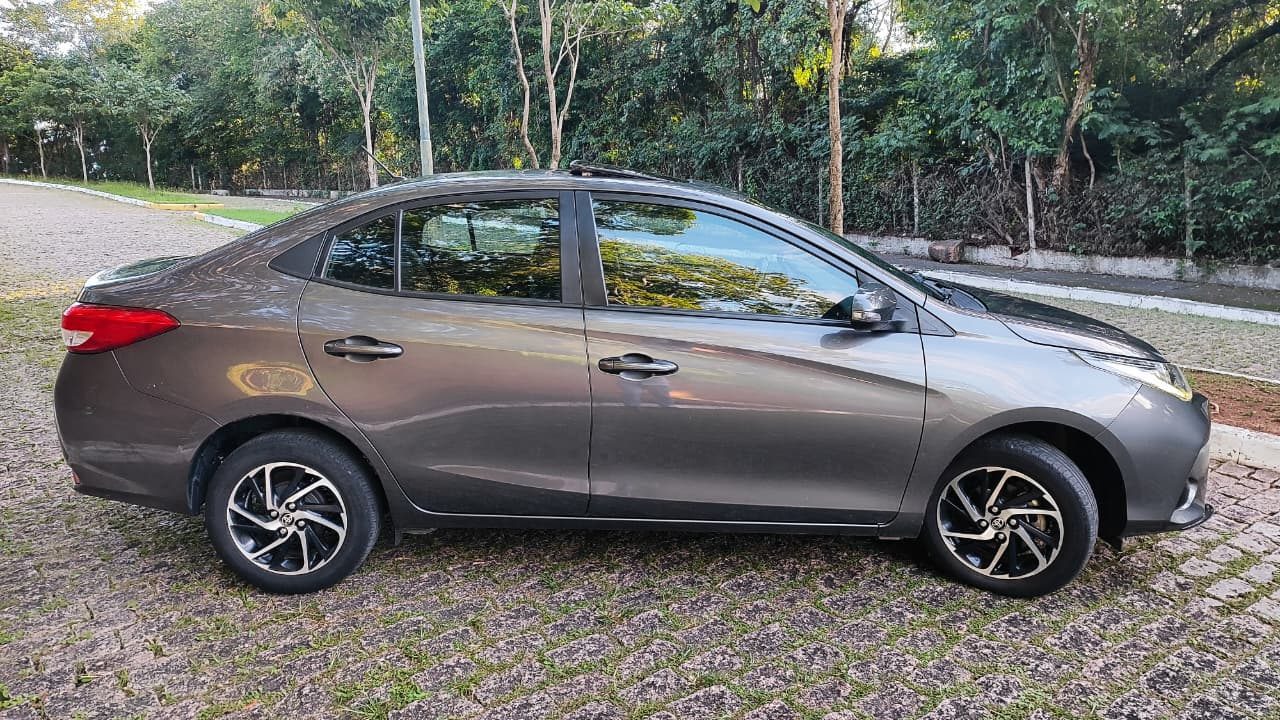 Toyota Yaris Sedan Xls - Autom — foto 8