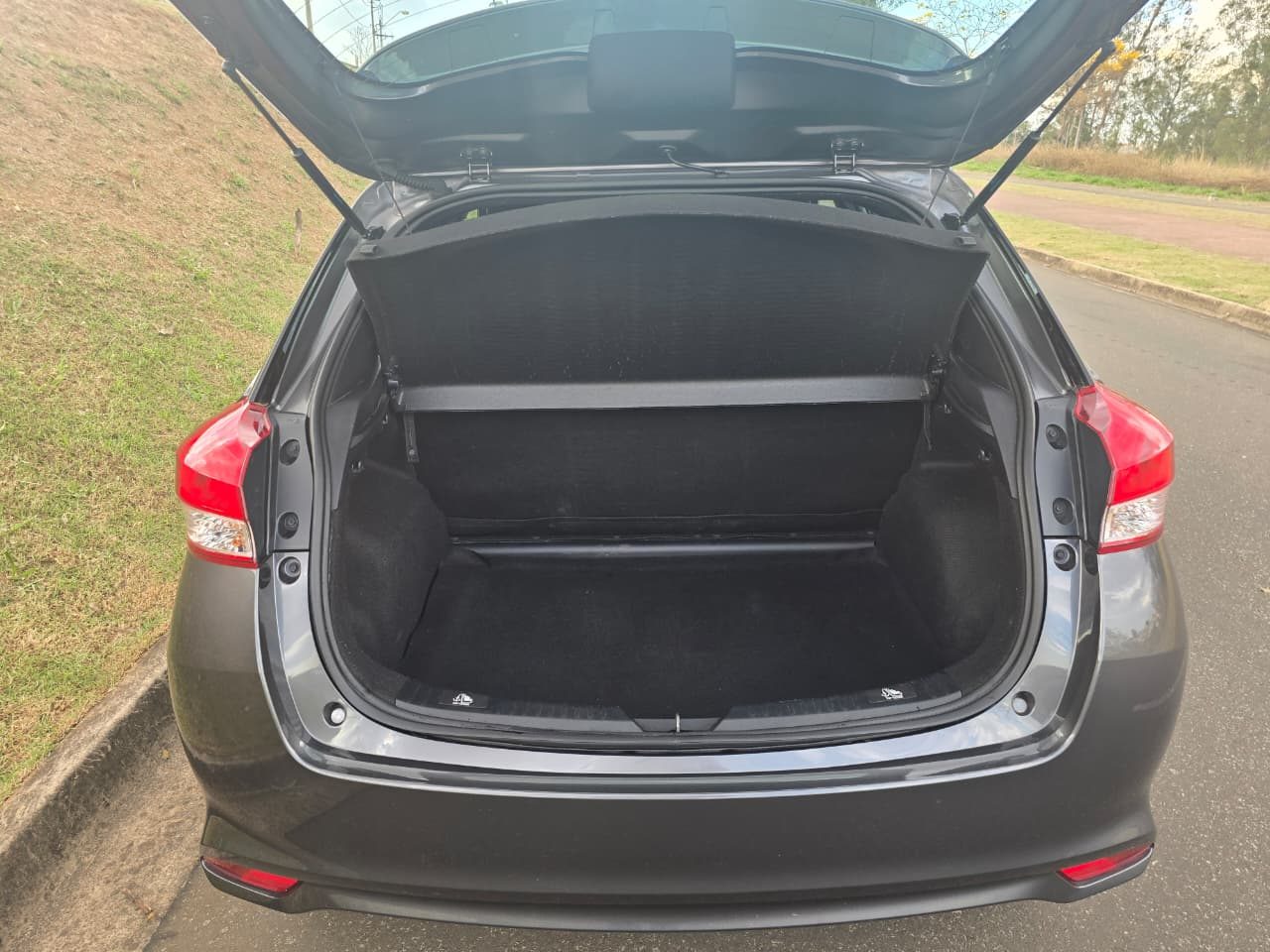Toyota Yaris Hatch Xl - Autom — foto 7