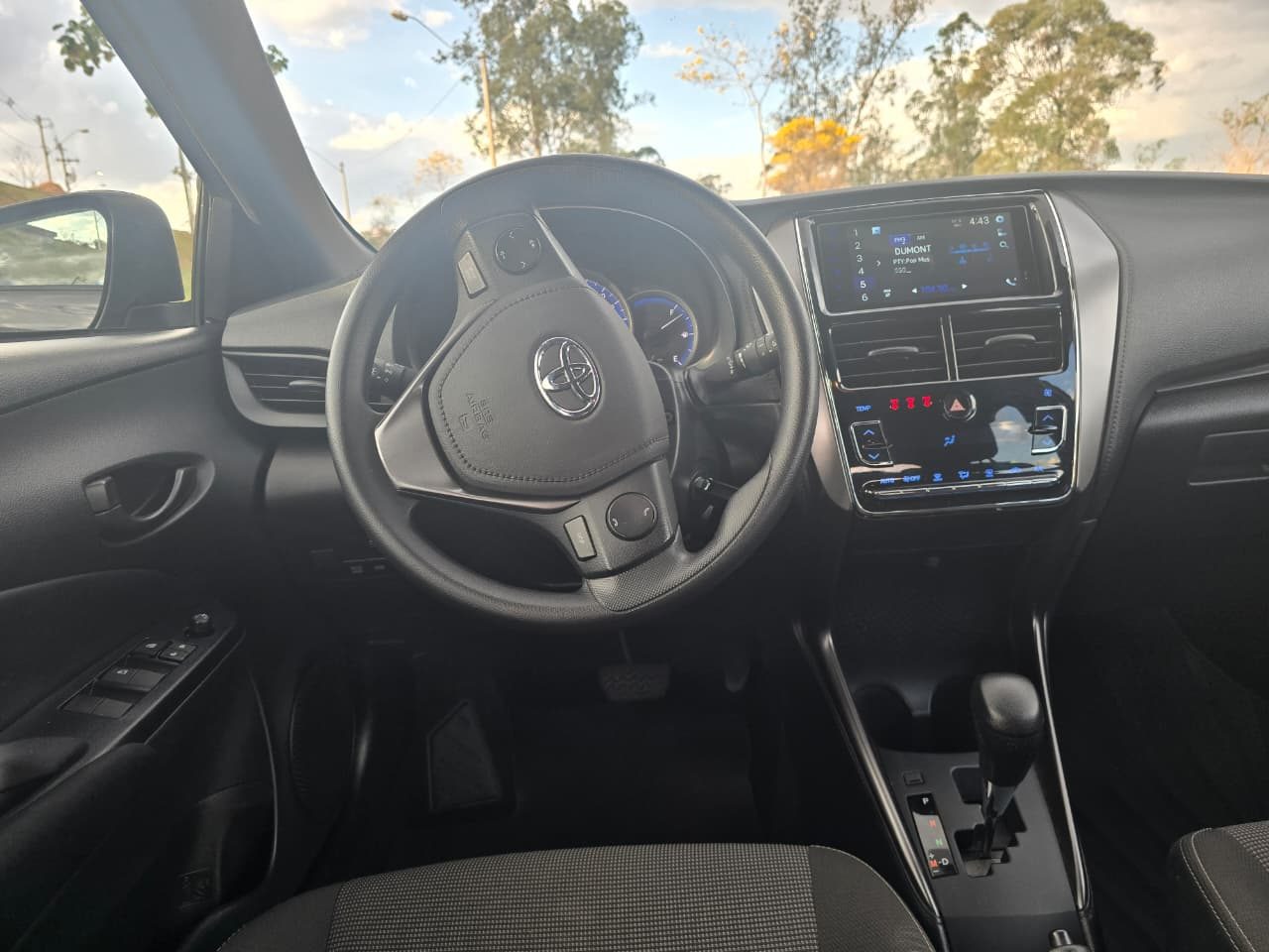 Toyota Yaris Hatch Xl - Autom — foto 9