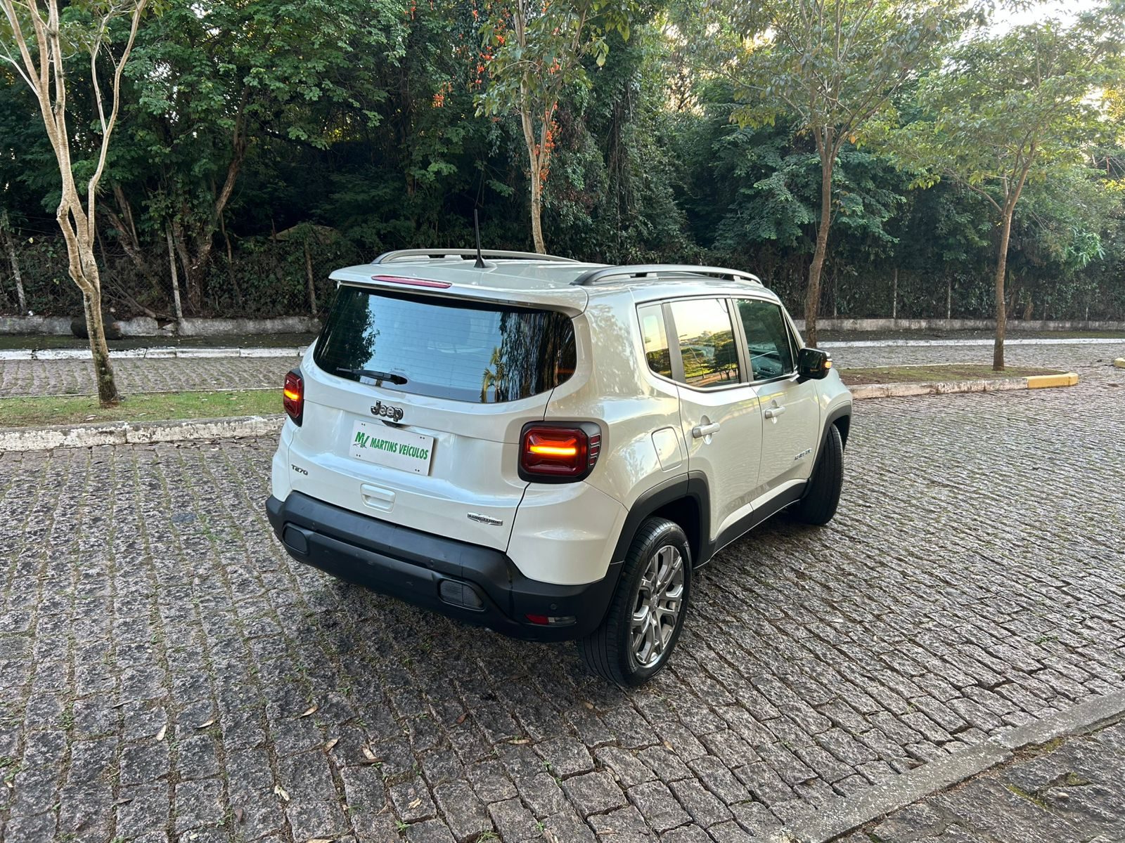 Jeep Renegade Longitude T270 4X2 - At — foto 5
