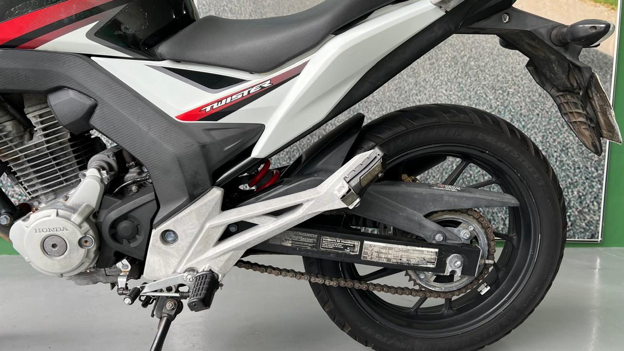 Honda Cb 250F Twister — foto 1