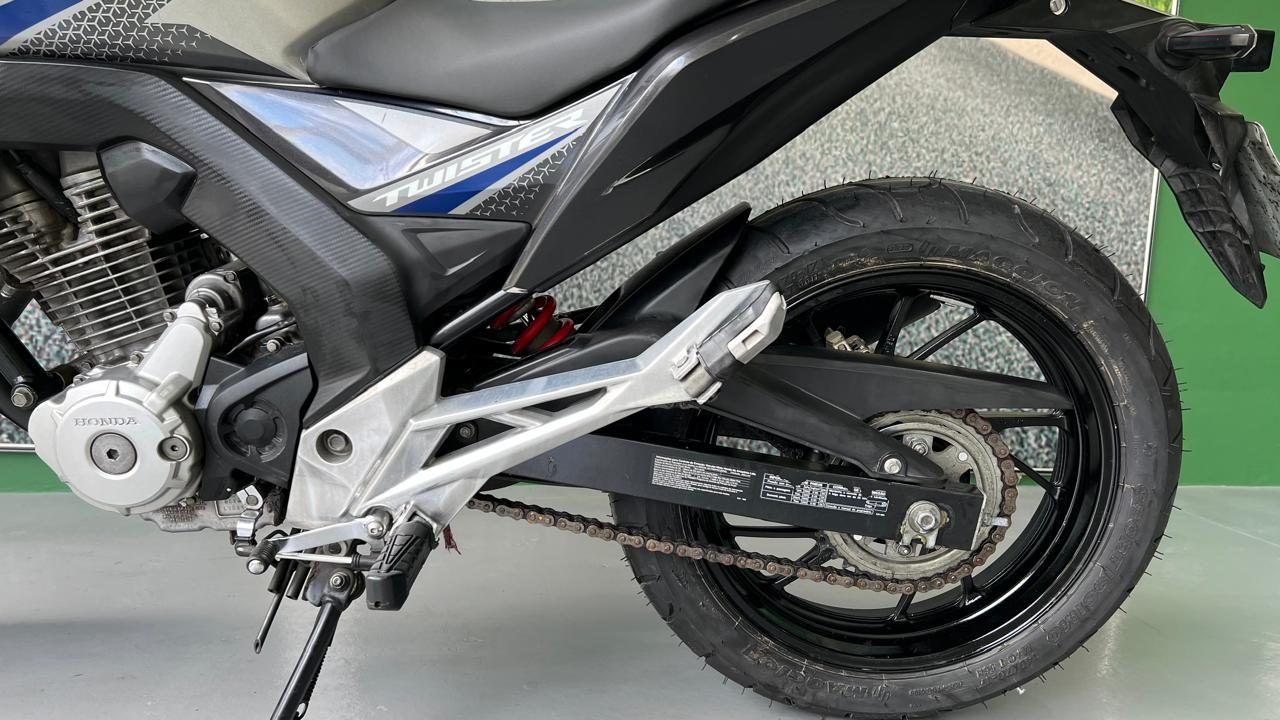 Honda Cb 250F Twister — foto 2