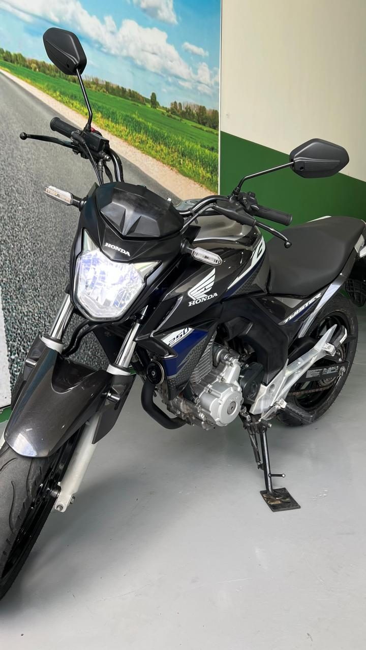 Honda Cb 250F Twister — foto 3